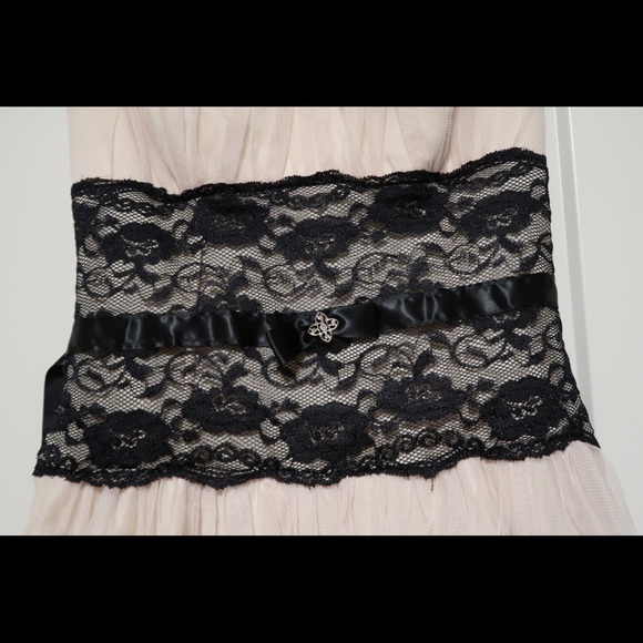 NWT Cream coloured laced dress - Picture 2 of 5